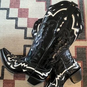 Corral PATENT leather boots wow!